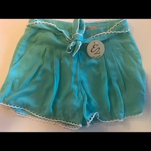 Large Turquoise Flow Short